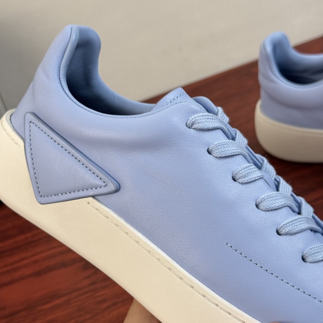 Prada Triangle Detail Low-Top Sneakers — front