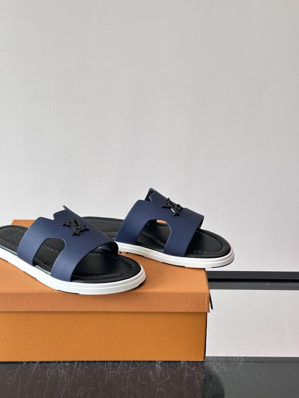 Louis Vuitton Isola Logo Slide Sandals — detail