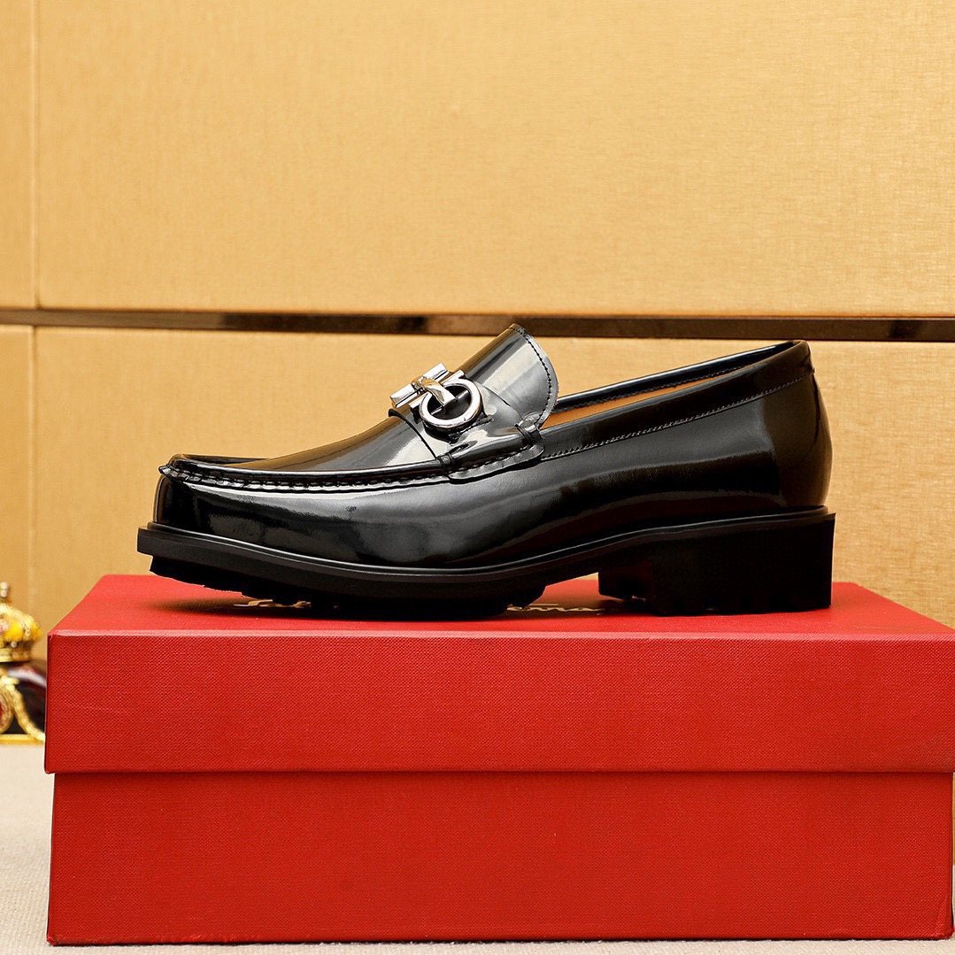 Ferragamo Black Metal-Hardware Loafers — side